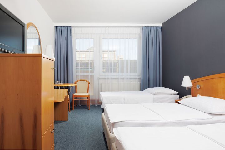 Room 12 of 44