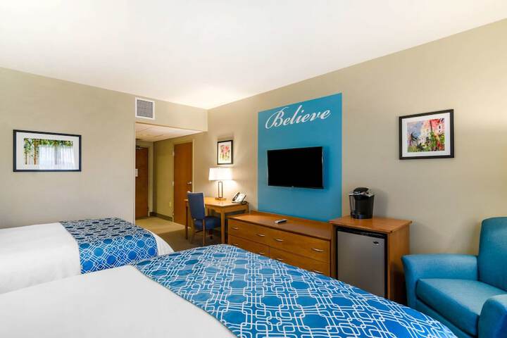 2 Queen Beds (5 of 17)