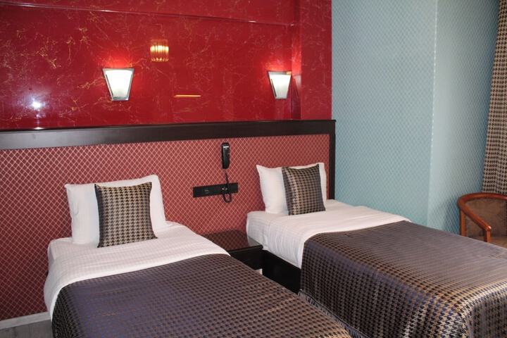 Room 3 of 33