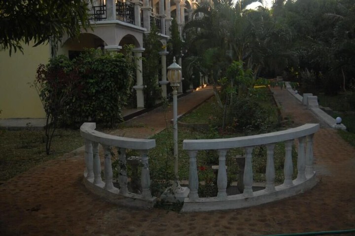 Property Grounds 34 of 54