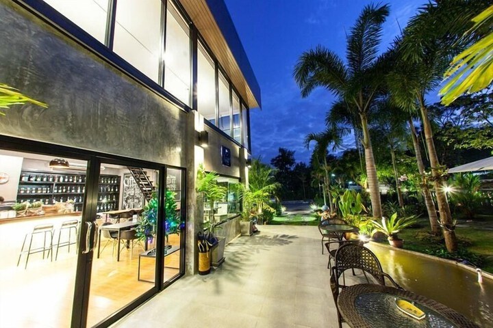 Hotel 2 of 32