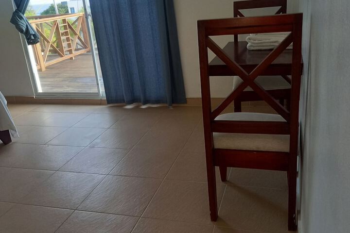 Room 36 of 102