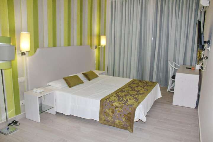 Room 14 of 47