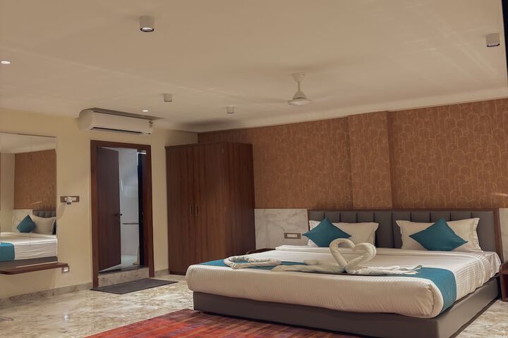 Room 8 of 48