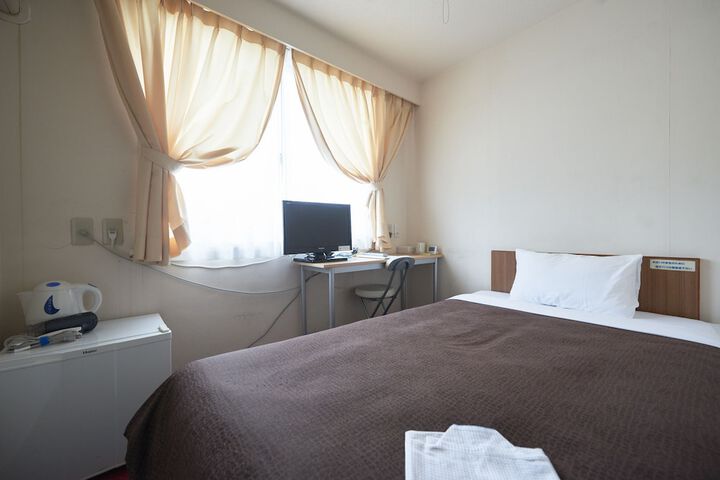 Room 10 of 34