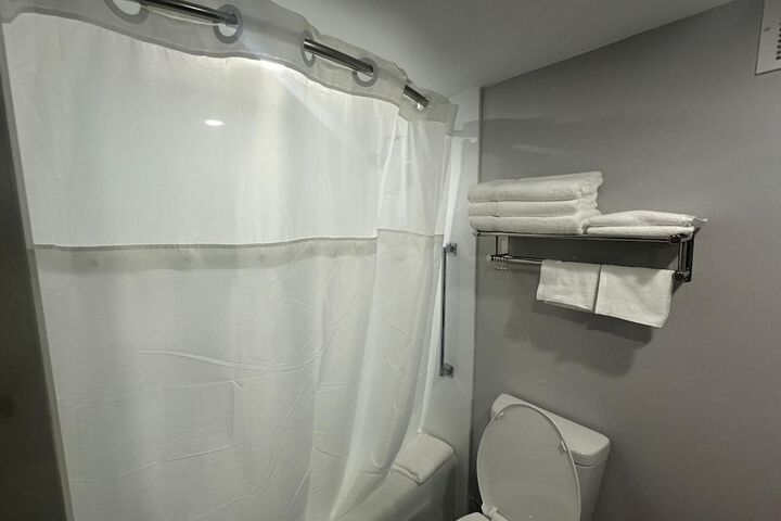 Room 15 of 27