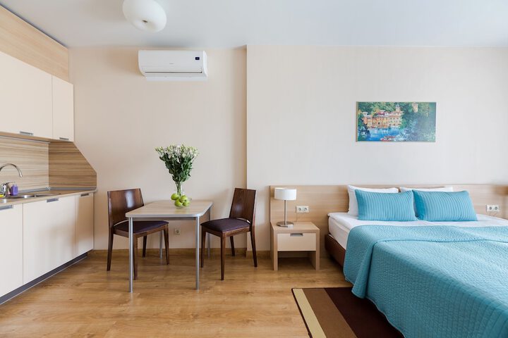Room 15 of 84