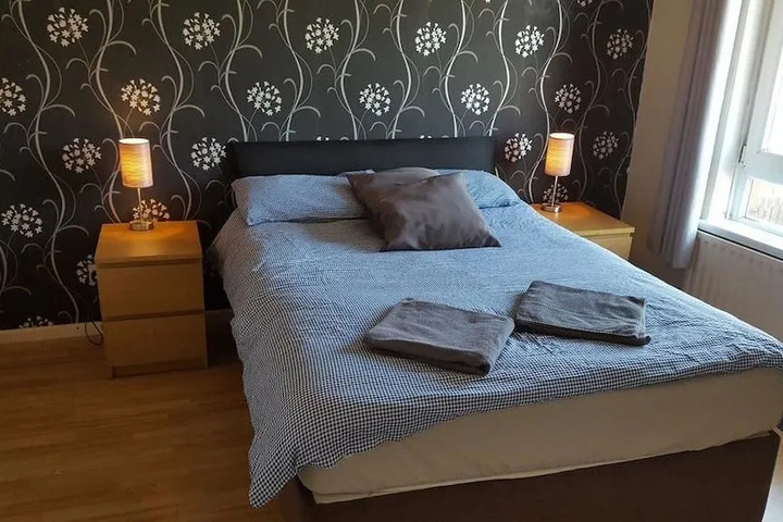 Room 4 of 5