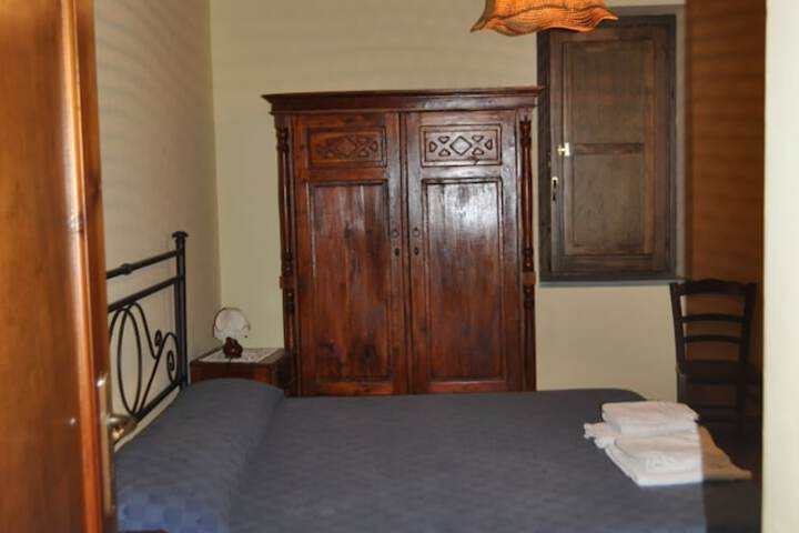 Room 5 of 50