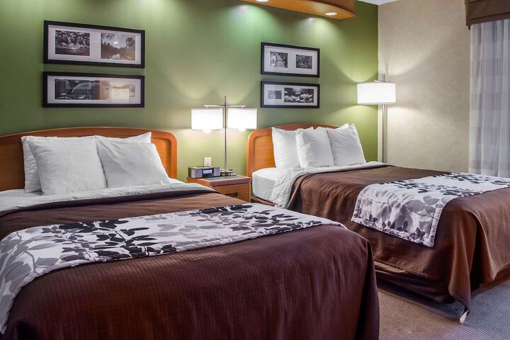 2 Double Beds (10 of 15)