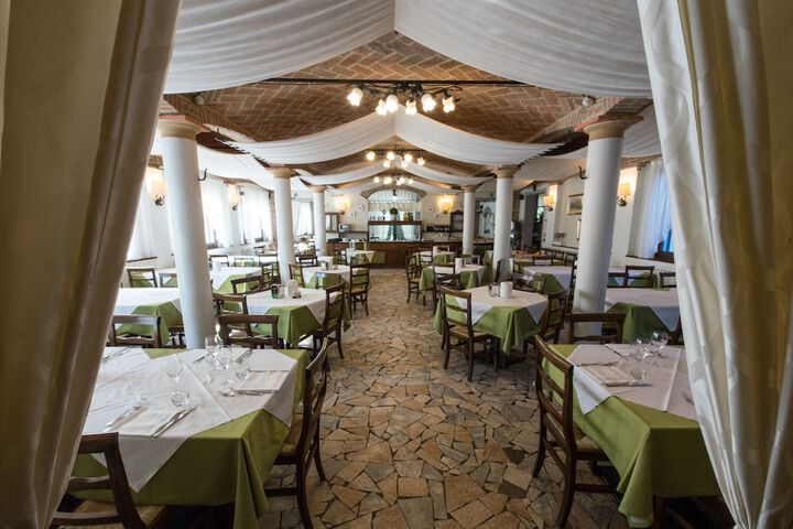 Dining 63 of 120