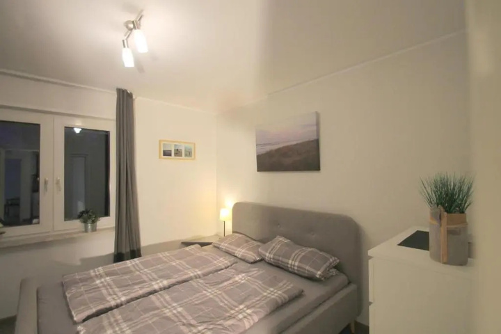 Room 4 of 11