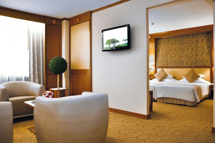 Room 13 of 64