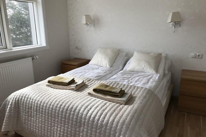 Room 4 of 33