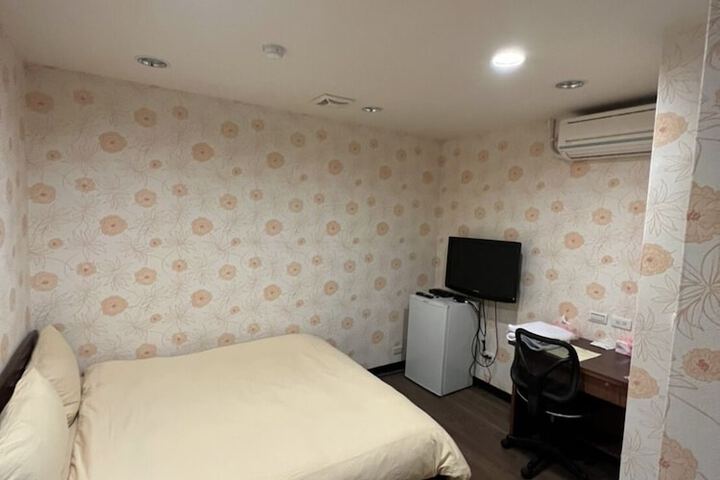 Room 22 of 36