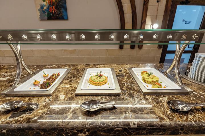 Dining 33 of 62