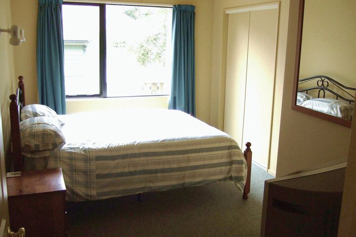 Room 30 of 34