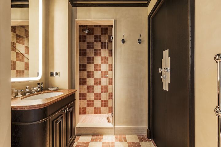 Room 25 of 41