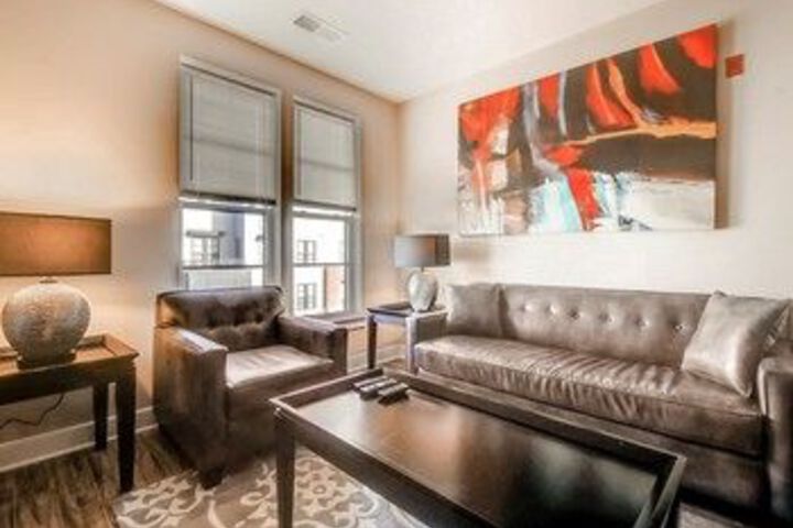 Global Luxury Suites Near Canyon Lakes