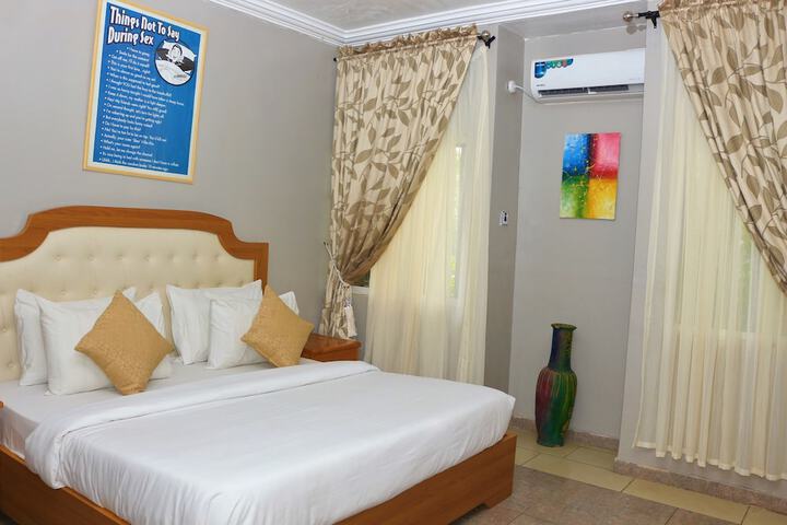 Room 4 of 29