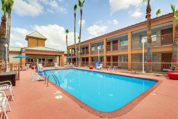 Pools & Facilities