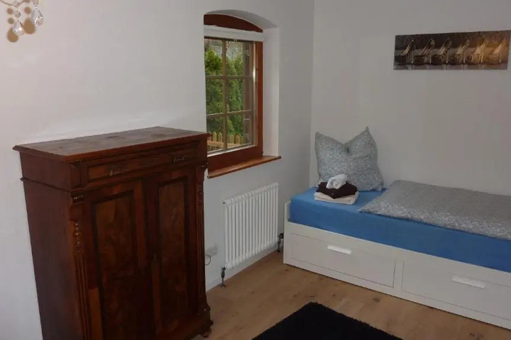 Room 2 of 11