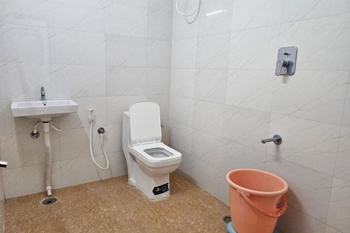 Room 3 of 10