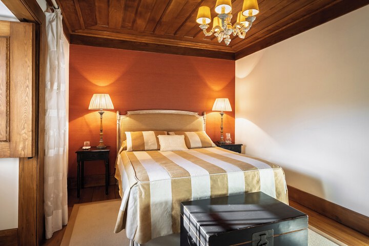 Room 42 of 154