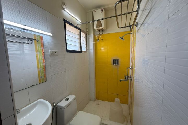 Room 7 of 14