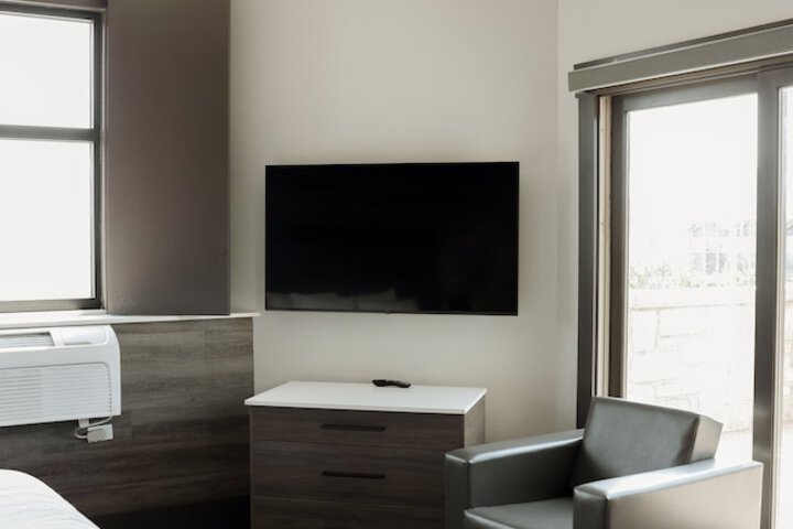 Room 26 of 175