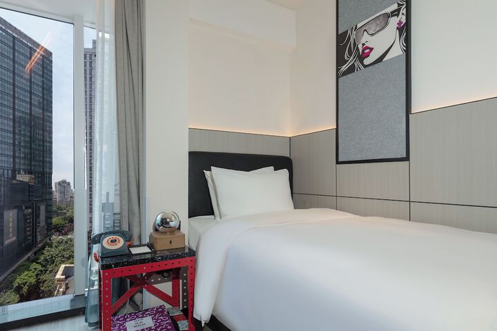 Room 44 of 96