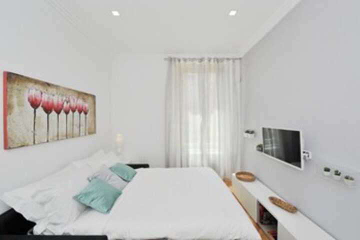 Room 7 of 19