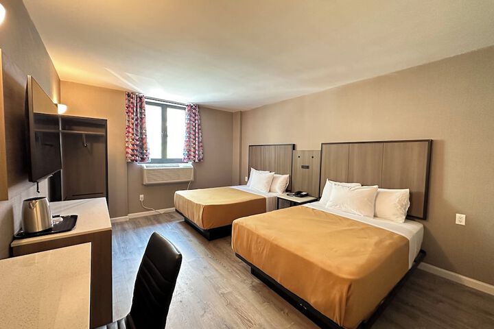 2 Double Beds (14 of 19)