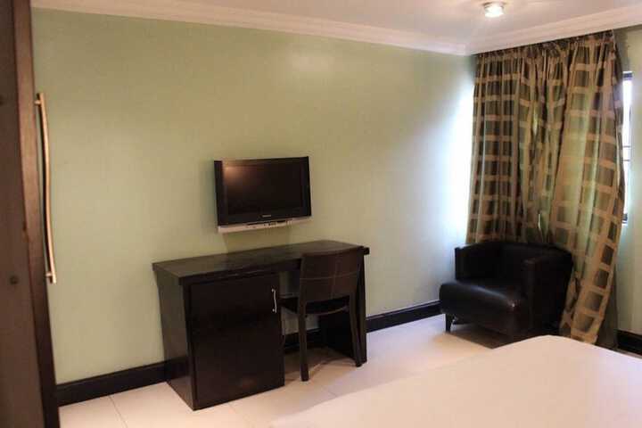 Room 14 of 35