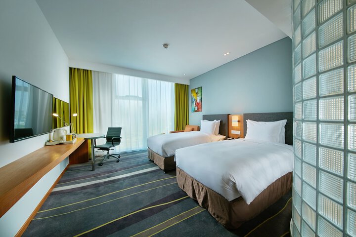 Room 5 of 25