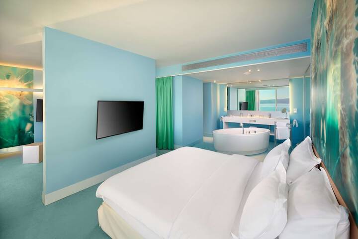 Room 26 of 312