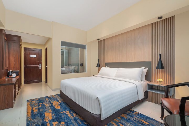 Room 5 of 33