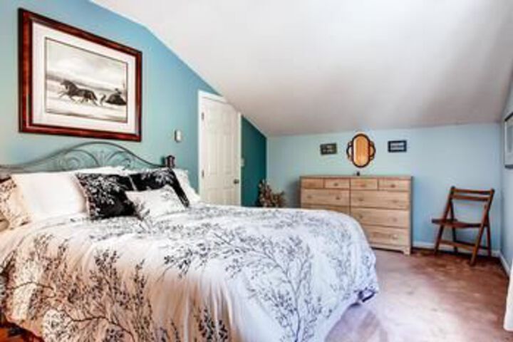 Room 12 of 28