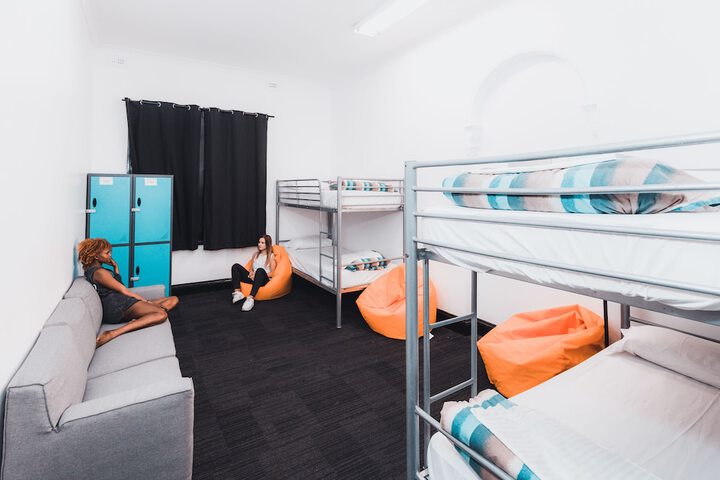 Room 9 of 37