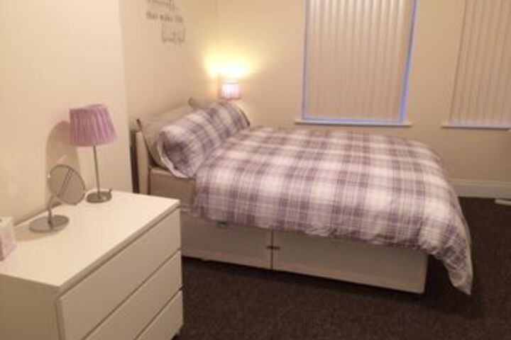 Room 6 of 17