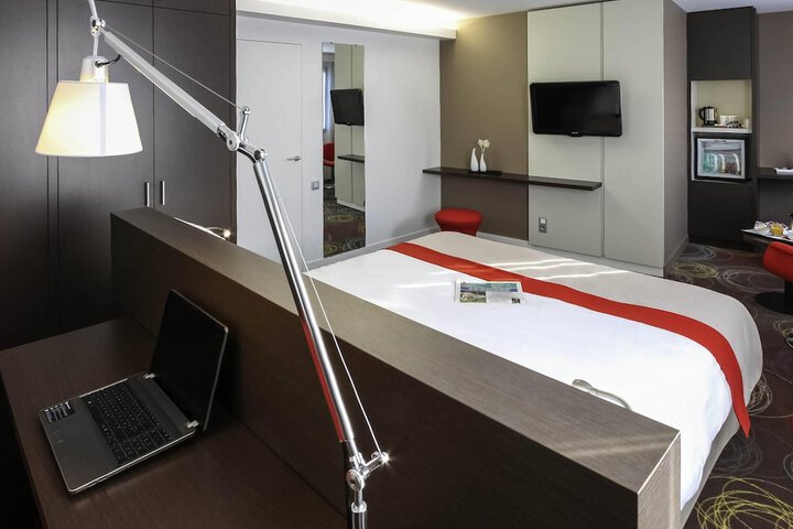 Room 7 of 72