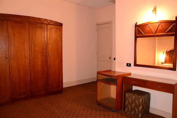 Room 3 of 5