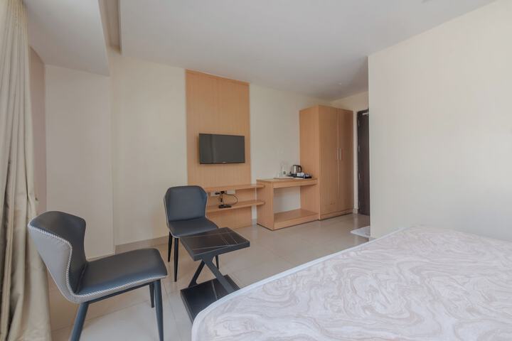 Room 11 of 42