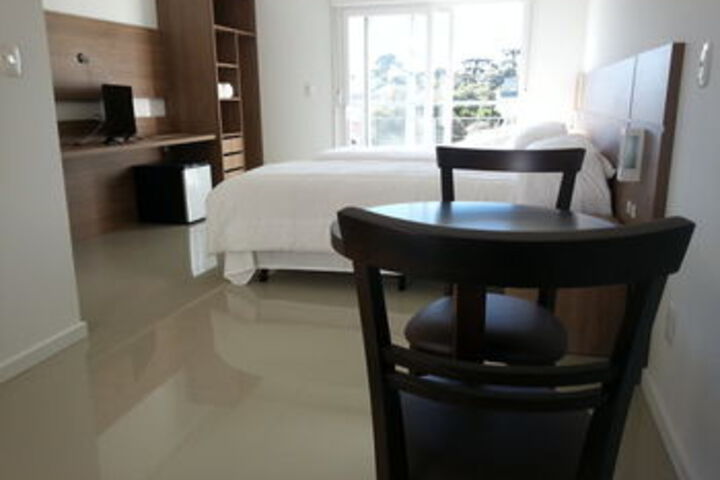 Room 7 of 18