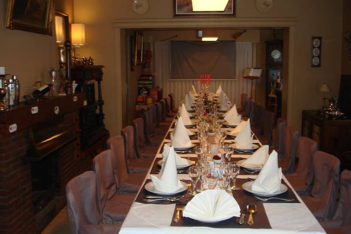 Dining 28 of 60