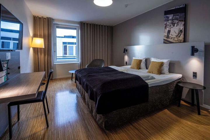 Room 7 of 56