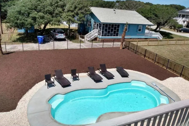 Pool 9 of 17