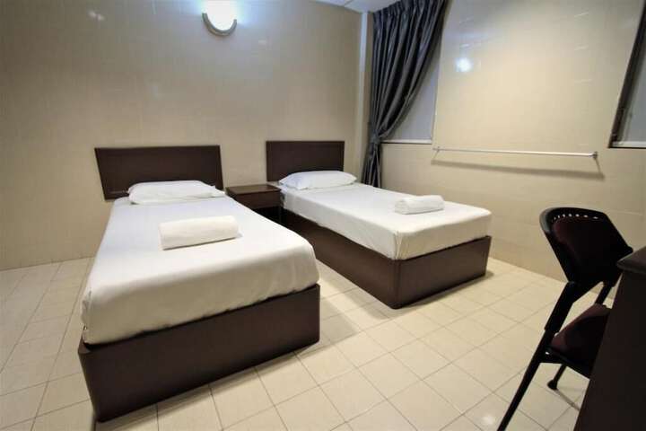 Room 10 of 22
