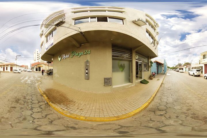 Hotel Plaza 24