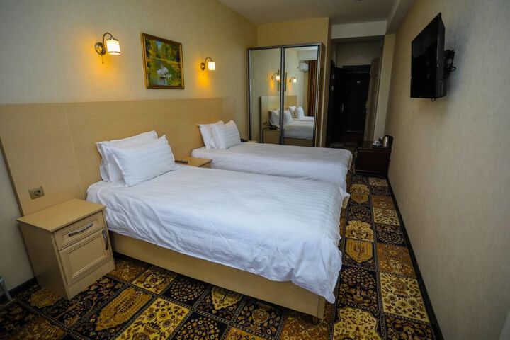 Room 6 of 20